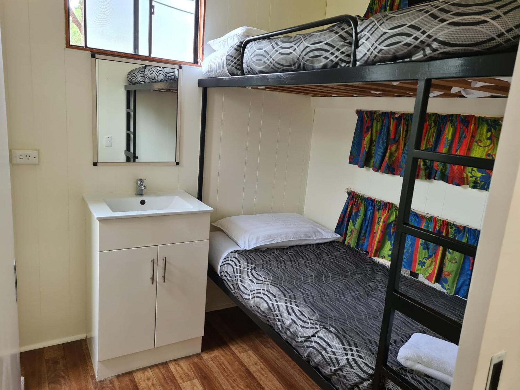 Mallacoota'S Shady Gully Caravan Park Exteriör bild