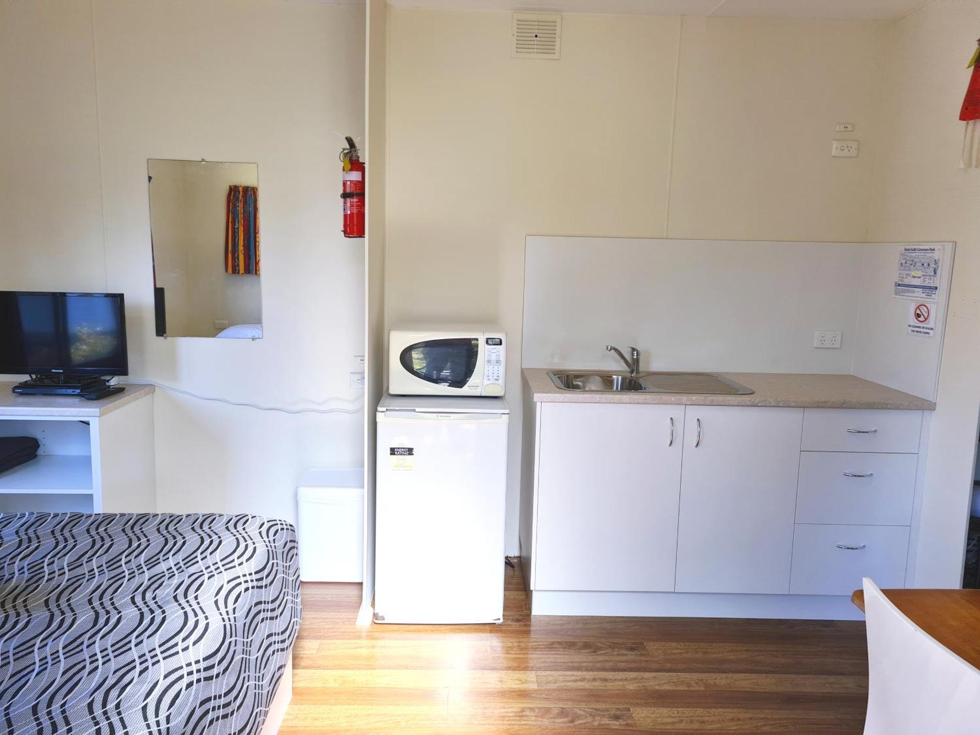 Mallacoota'S Shady Gully Caravan Park Exteriör bild
