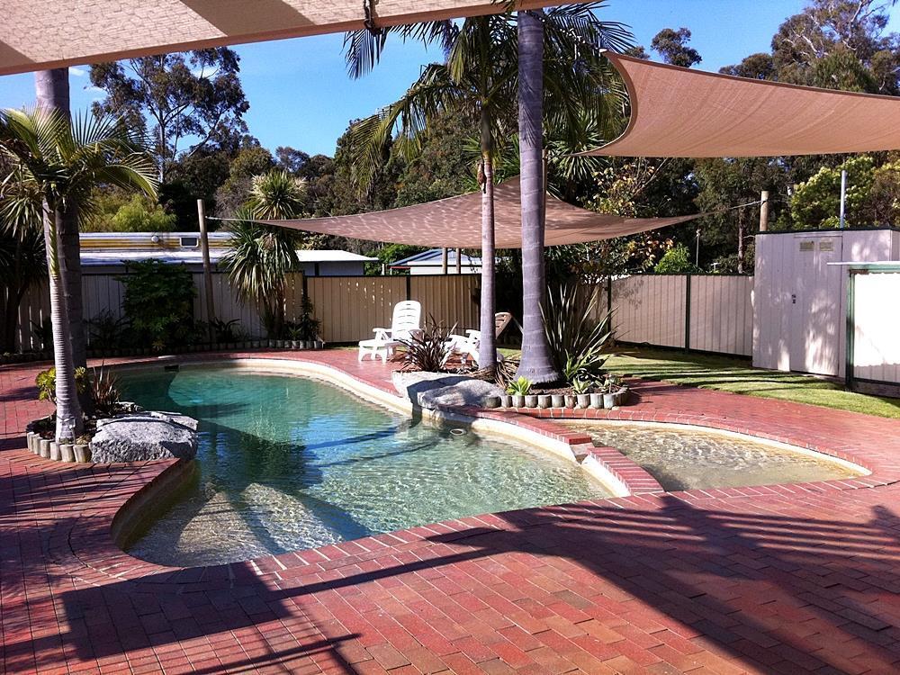 Mallacoota'S Shady Gully Caravan Park Exteriör bild